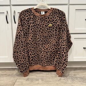 Nike Women M Pullover Leopard Print Crewneck Fleece Sweatshirt